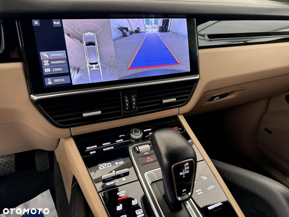 Porsche Cayenne - 27