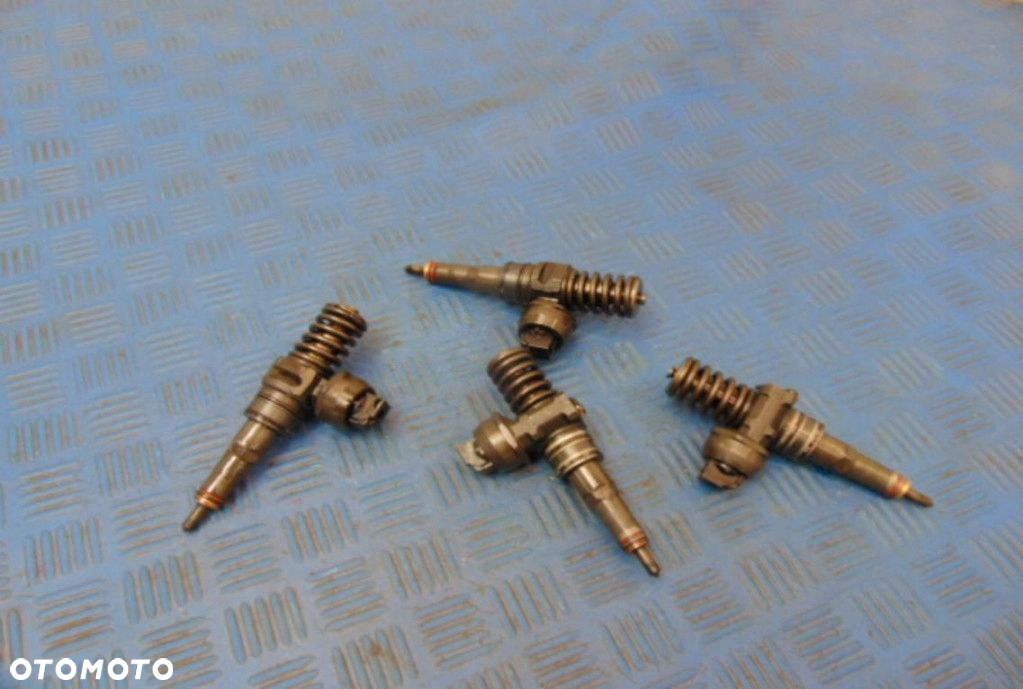 VOLKSWAGEN GOLF IV 1.9TDI WTRYSKIWACZ DIESEL 4SZT KOMPLET 0414720215 - 3