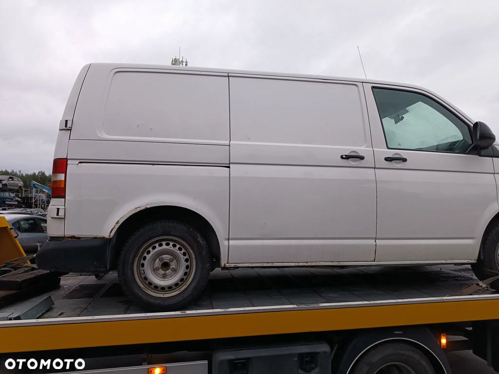 VW T5 lift z silnikem 2.0 TDI ozn.  CAAA skrzynią manualną OZN. LRS .lakier kod LB9A - 5