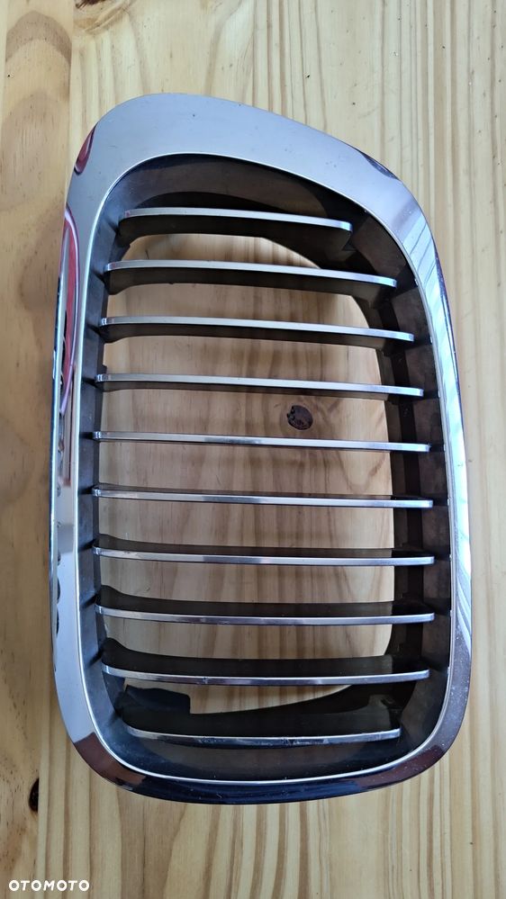 NERKA GRILLA PRAWA I LEWA BMW 3  E46 51138208668 51138208667 - 3