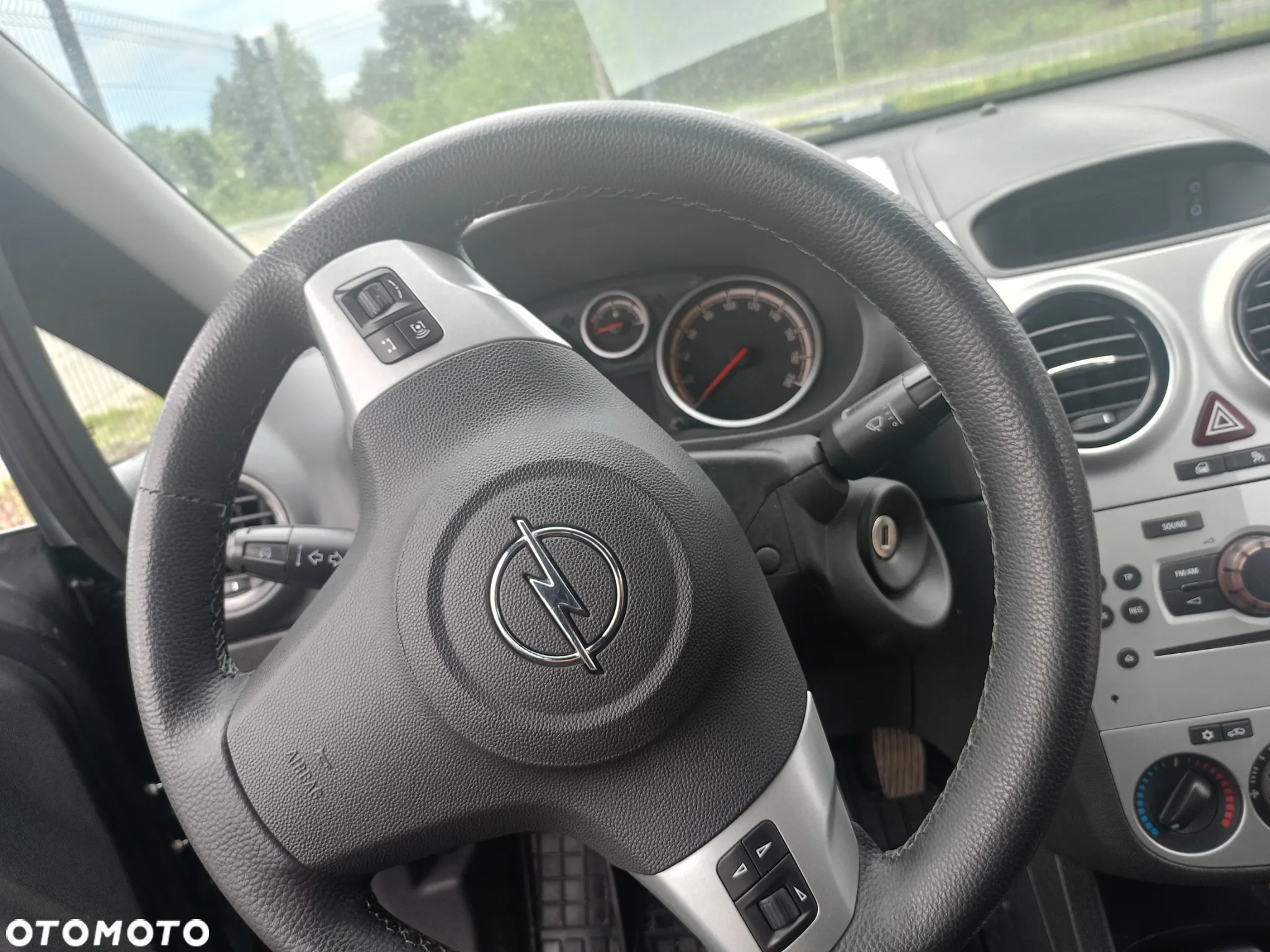 Opel Corsa 1.2 16V Enjoy - 20
