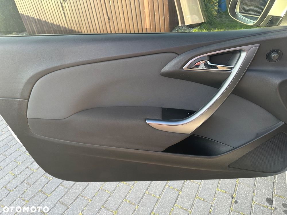 Opel Astra IV GTC 1.4 T Active - 13