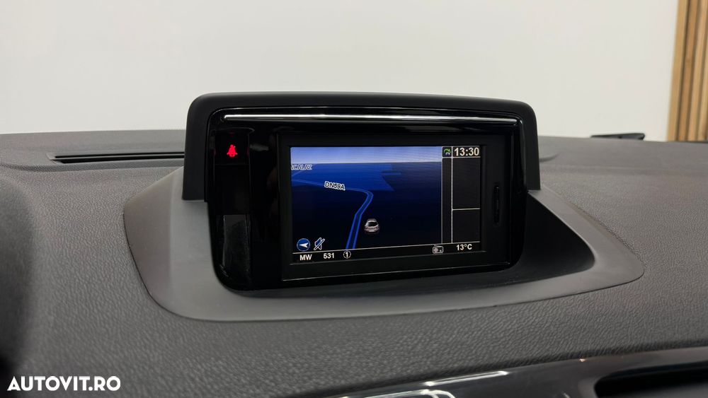 Renault Megane ENERGY dCi 110 Start & Stop Bose Edition - 21