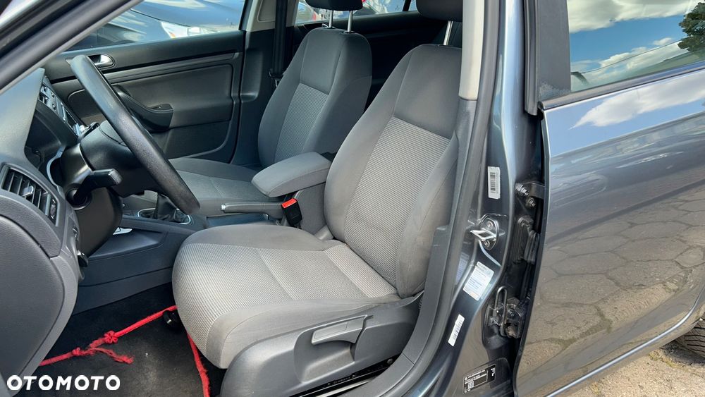 Volkswagen Golf 1.6 Comfortline - 17