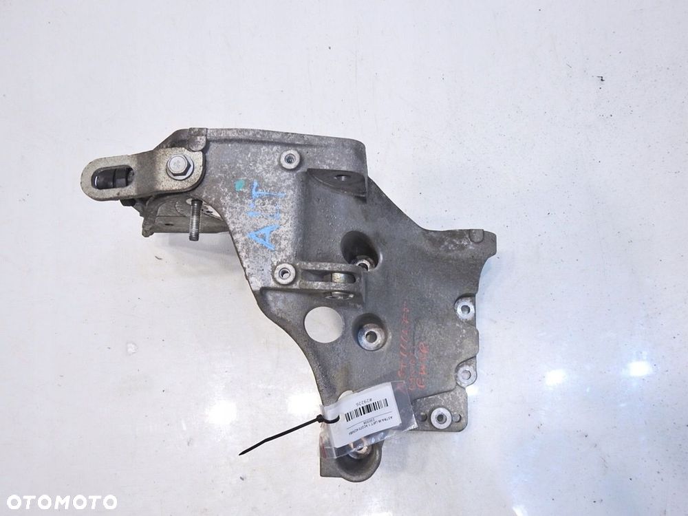 ŁAPA POMPY WTRYSKOWEJ OPEL ASTRA III H 1.9 CDTI - 8