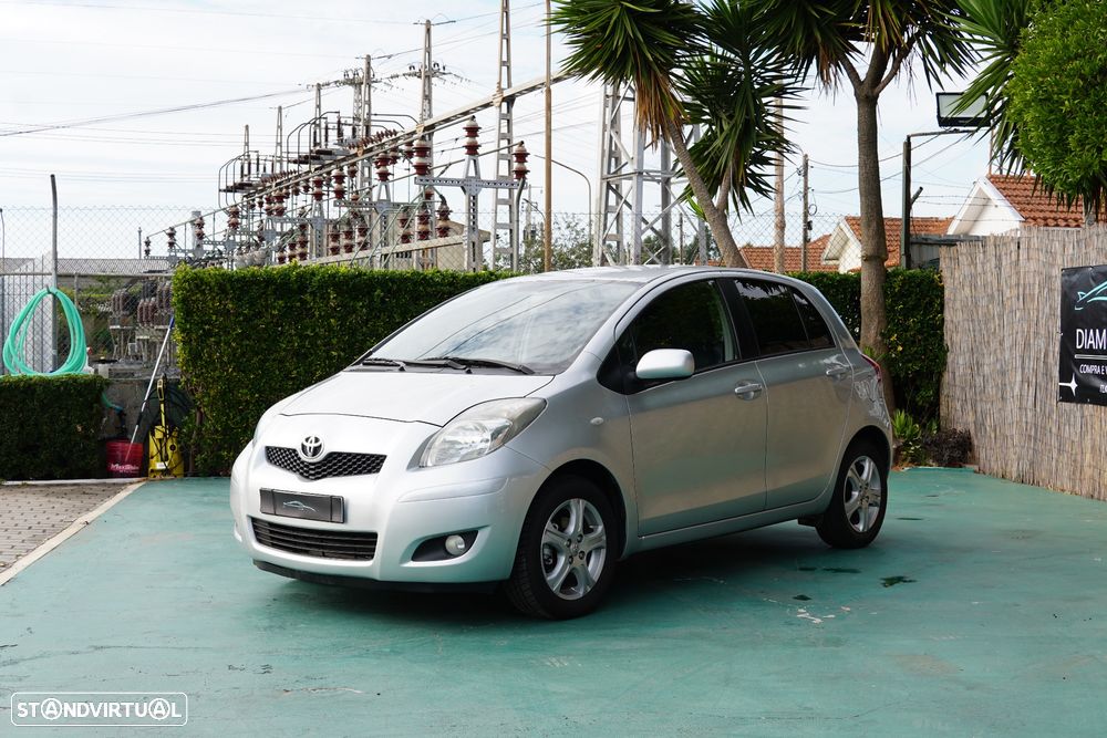 Toyota Yaris 1.0 VVT-i AC Manual - 3