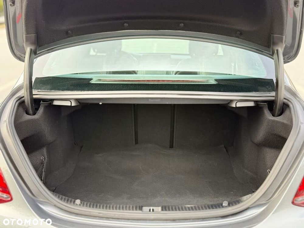 Mercedes-Benz Klasa C 300 4Matic 9G-TRONIC AMG Line - 27