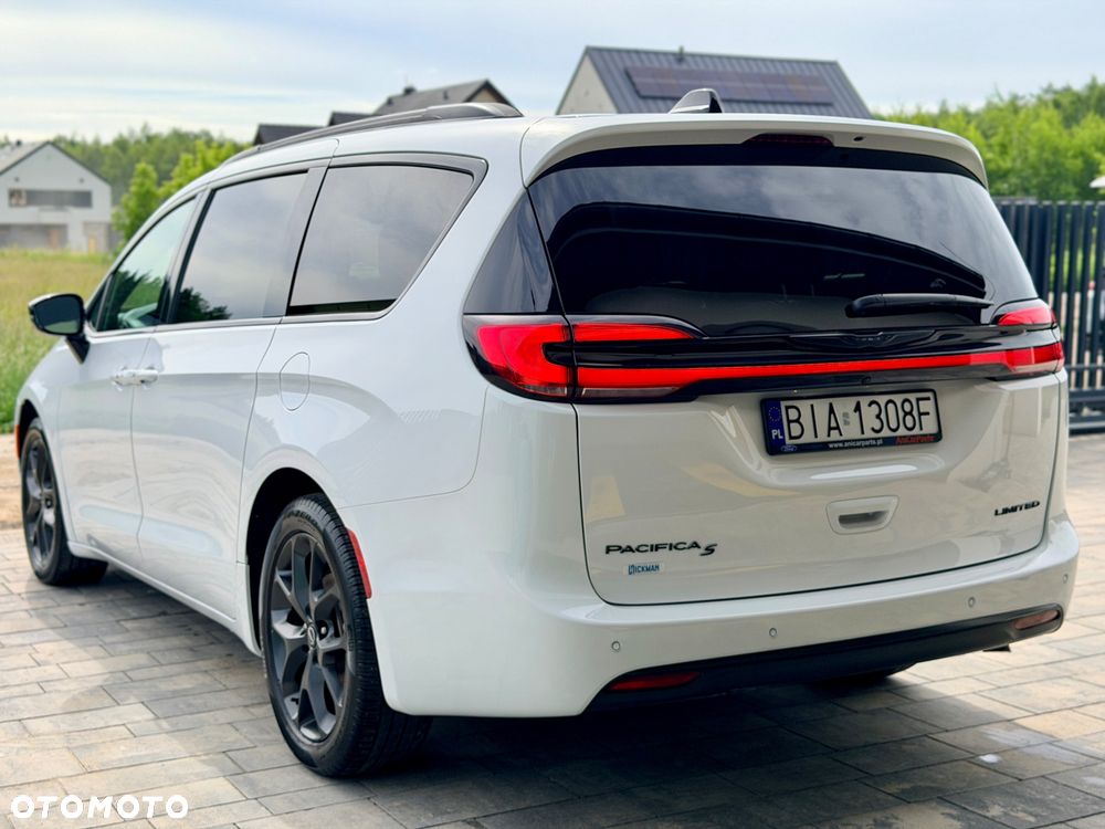Chrysler Pacifica - 6