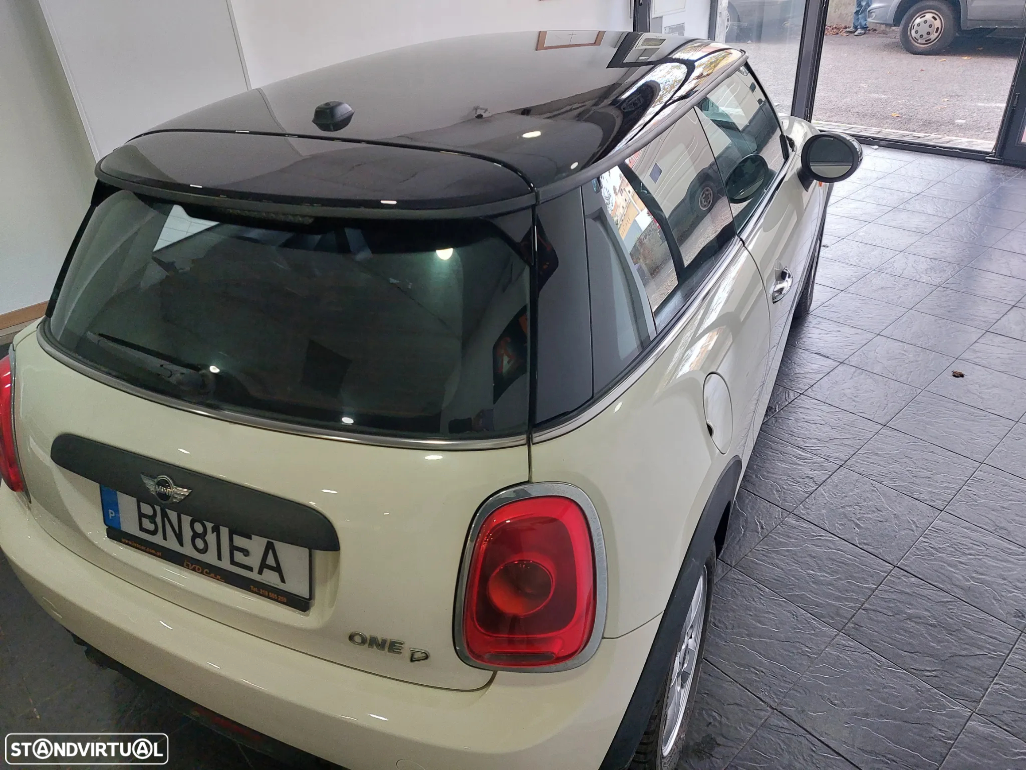 MINI 3 Portas One D Metropolitan - 11