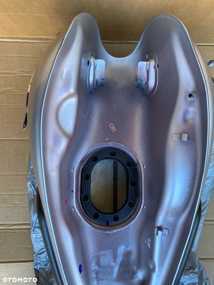 TRIUMPH BONNEVILLE T120 T100 ZBIORNIK PALIWA BAK FUEL TANK - 17
