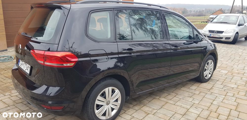 Volkswagen Touran - 1