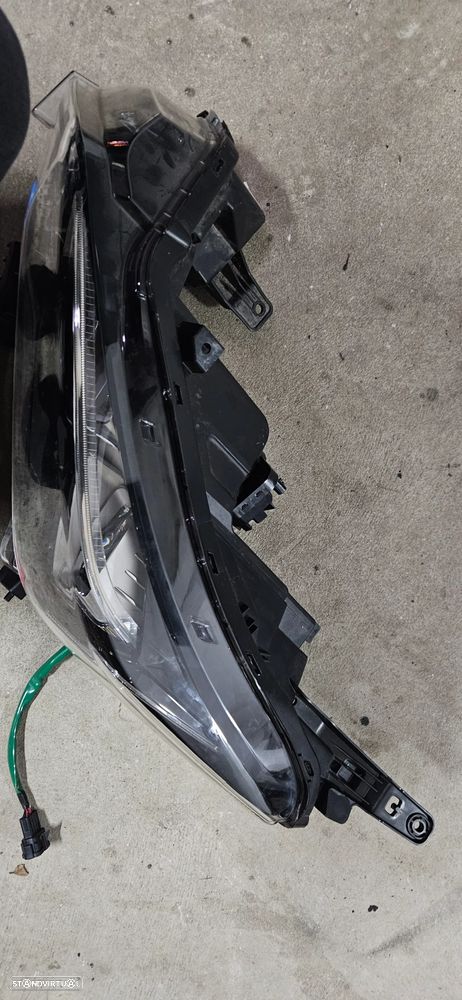 Farol esq nissan leaf - 2