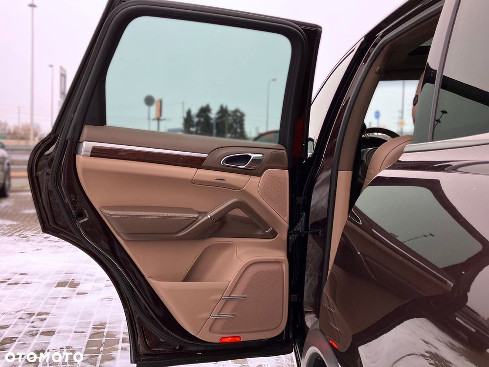 Porsche Cayenne - 29