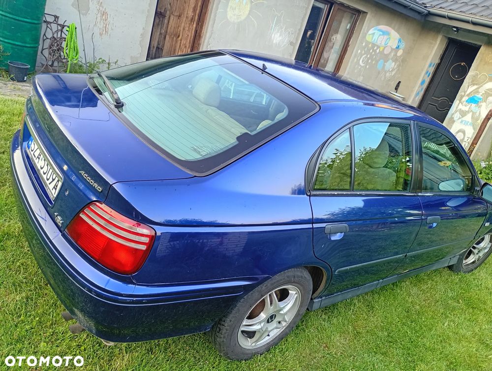 Honda Accord 1.8i LS - 14