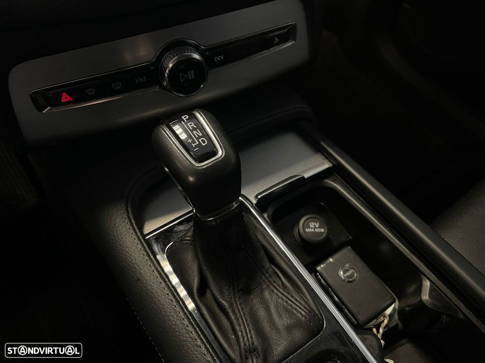 Volvo XC 90 2.0 D4 Momentum - 25