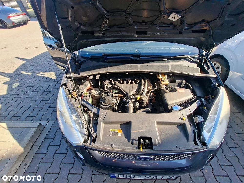 Ford S-Max - 17