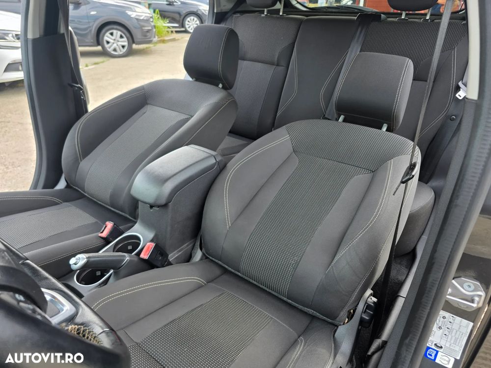 Ford Fiesta 1.5 TDCi Titanium - 19