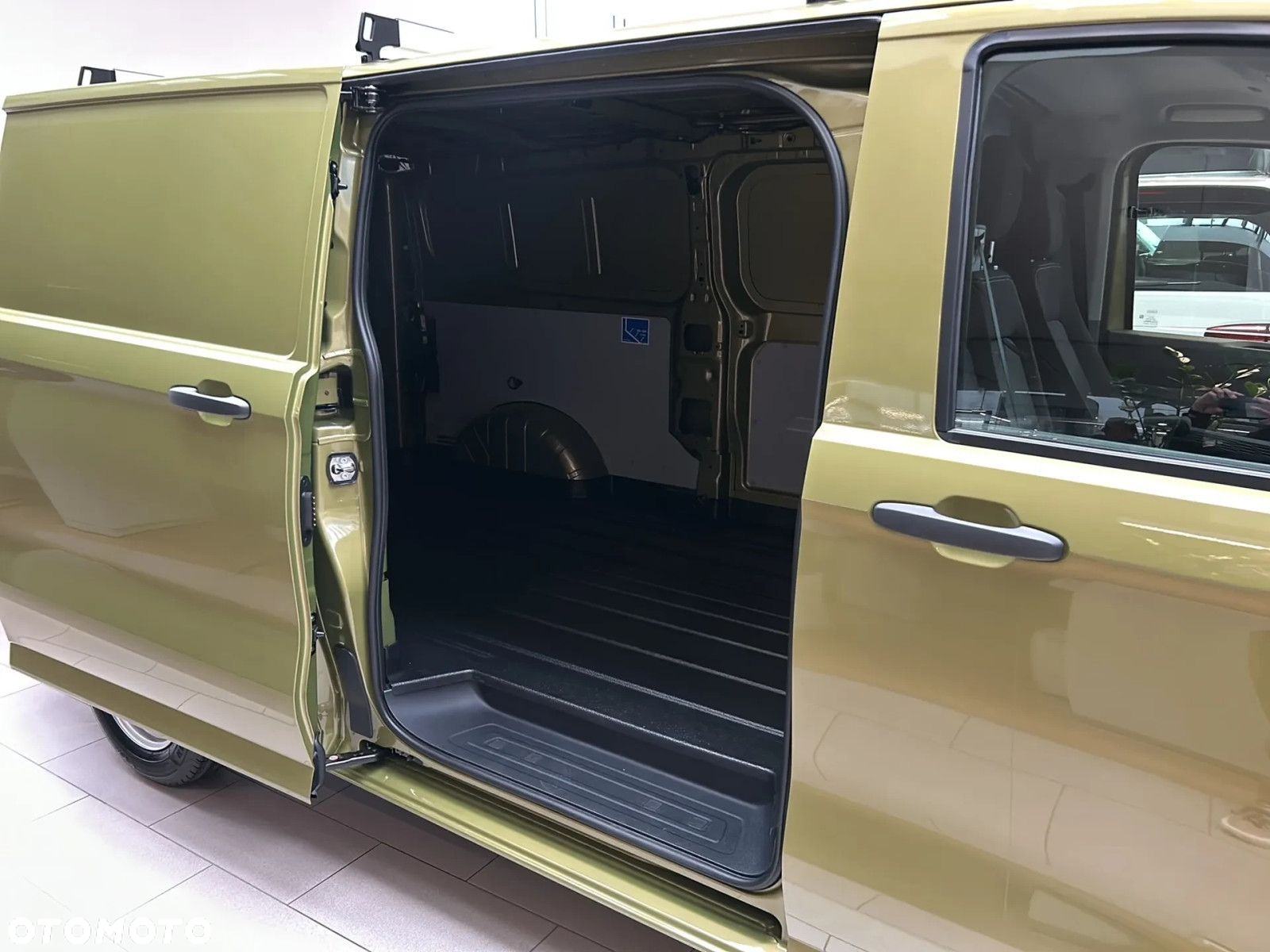 Volkswagen Transporter T7 DEMO Furgon (L2) AUTOMAT, 2.0 TDI 170KM, r.o. 3500 mm - 9