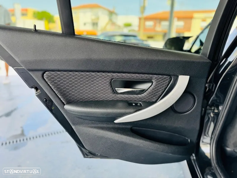 BMW 320 d Auto Pack M - 22