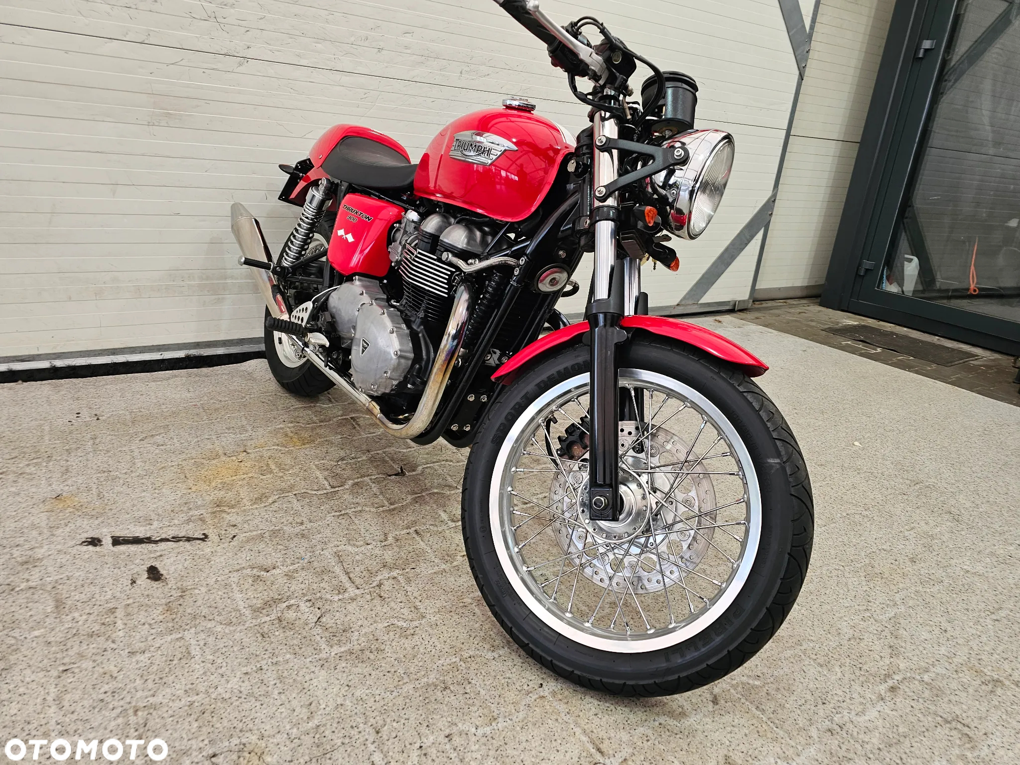 Triumph Thruxton - 12