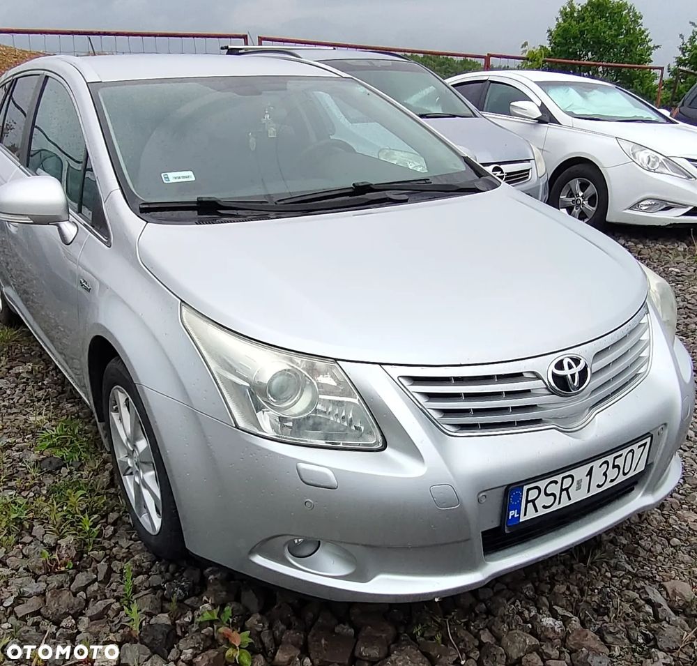 Toyota Avensis - 1