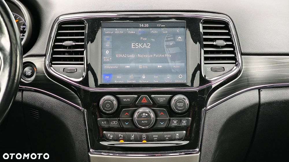 Jeep Grand Cherokee - 34