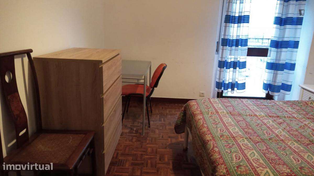Quarto - localizado em Bairro do Sol Coimbra - Grande imagem: 3/26