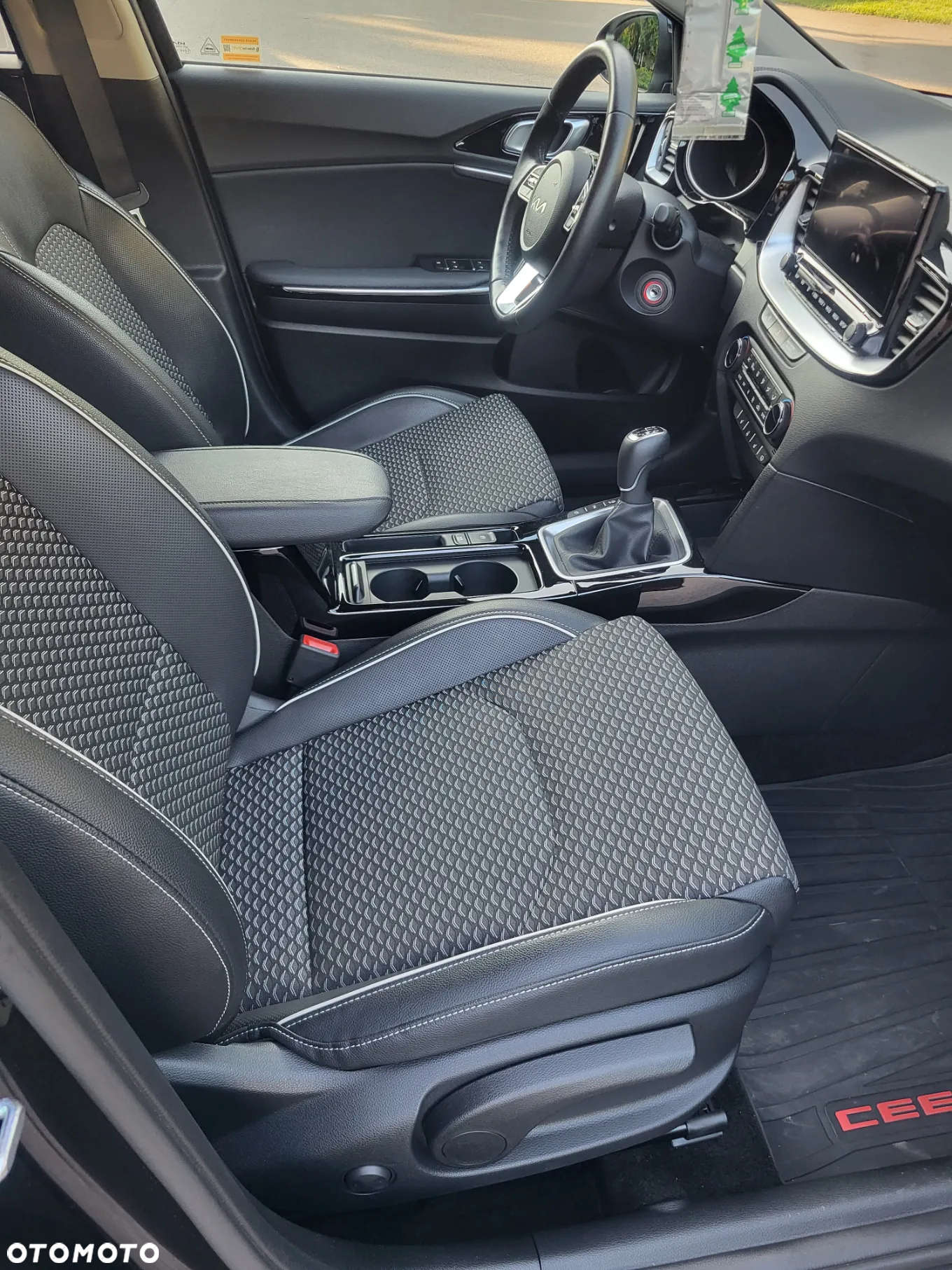 Kia Ceed 1.5 T-GDI Business Line - 28