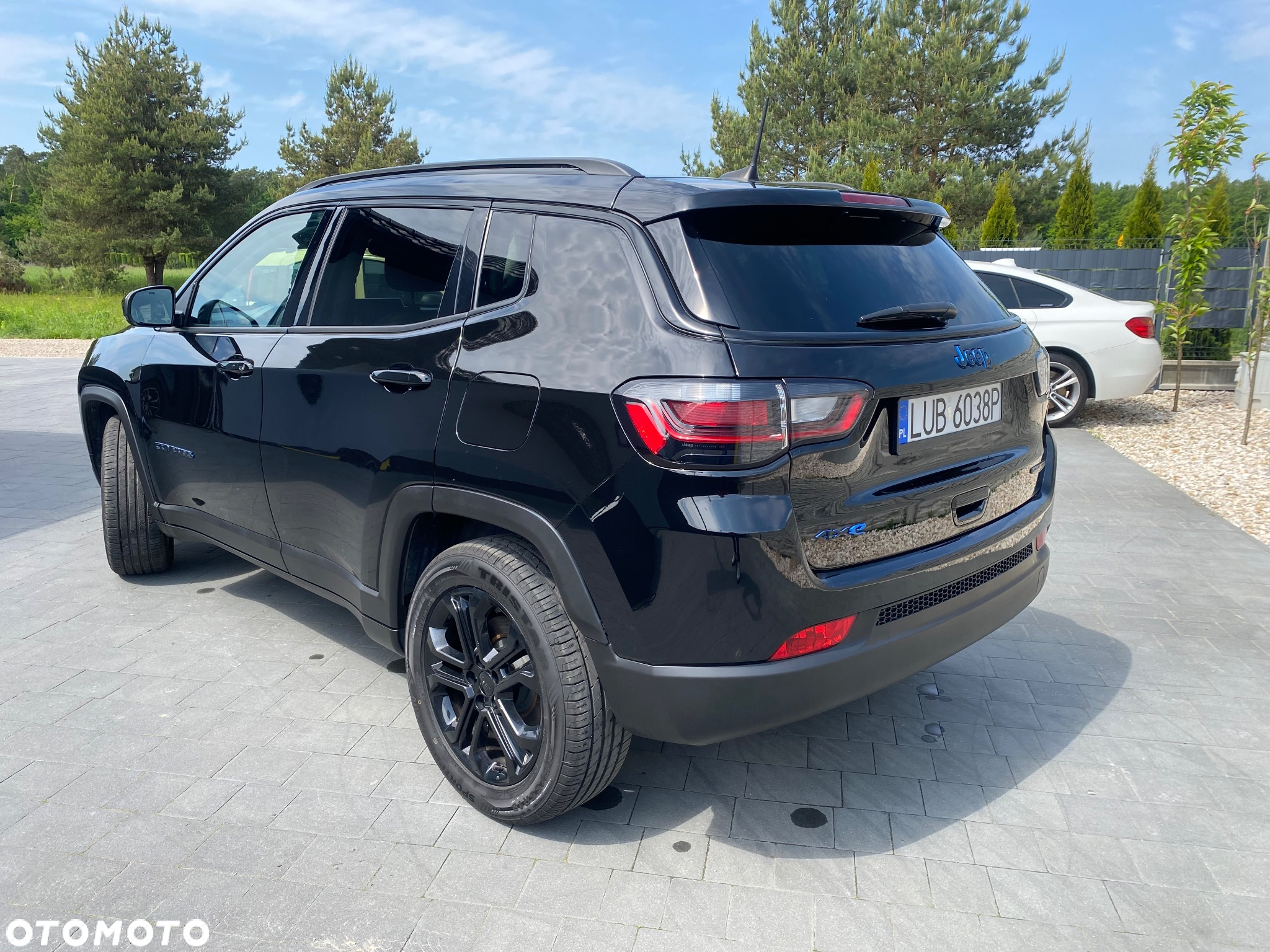 Jeep Compass 1.3 T4 4xe PLUG-IN HYBRID Automatik Altitude - 2