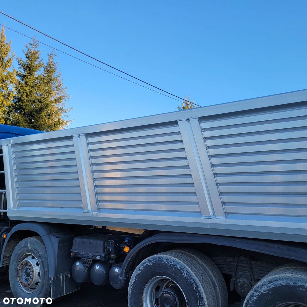 Mercedes-Benz SCANIA ,MAN - 12