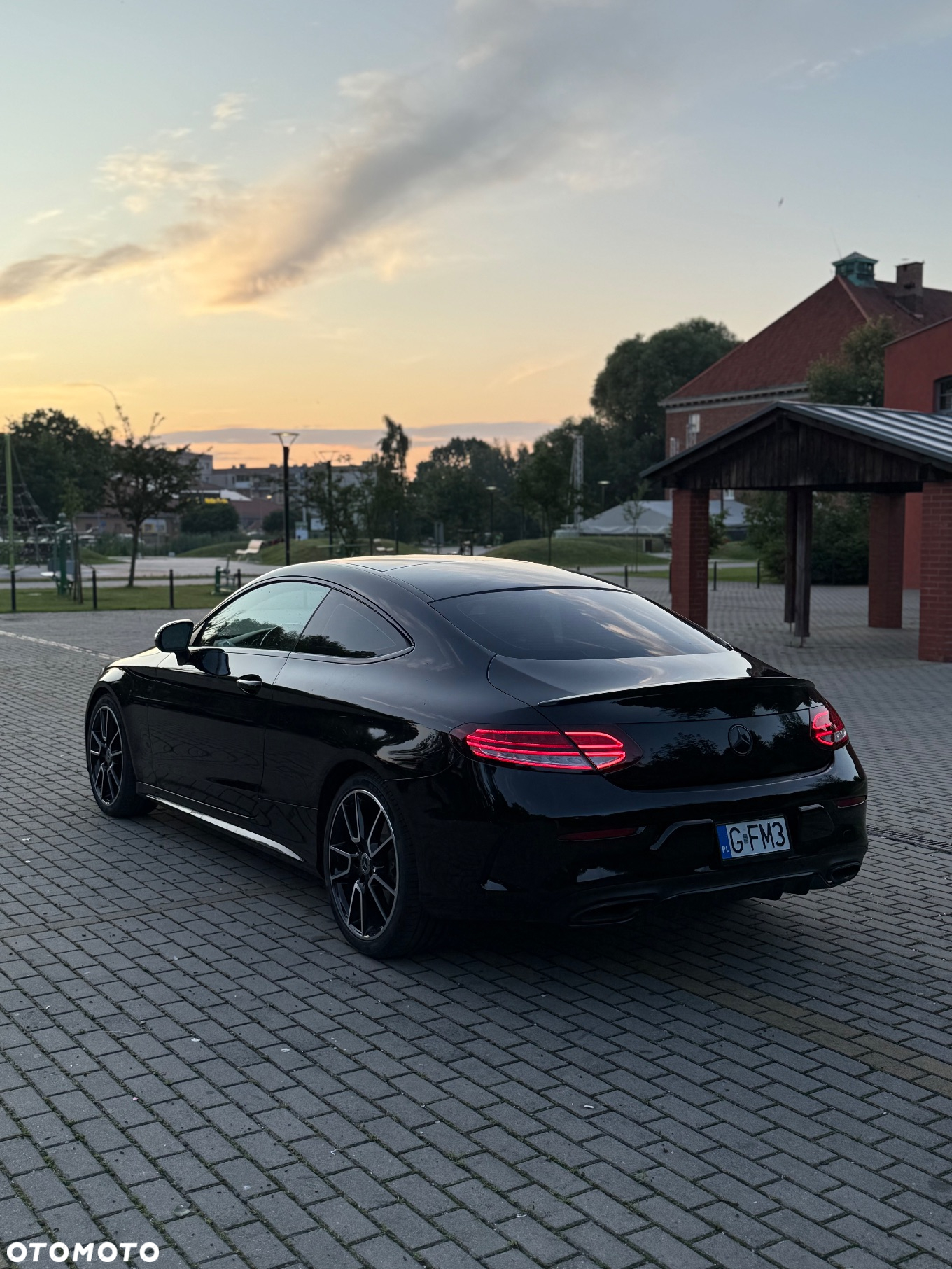 Mercedes-Benz Klasa C 300 Coupe 9G-TRONIC AMG Line - 2
