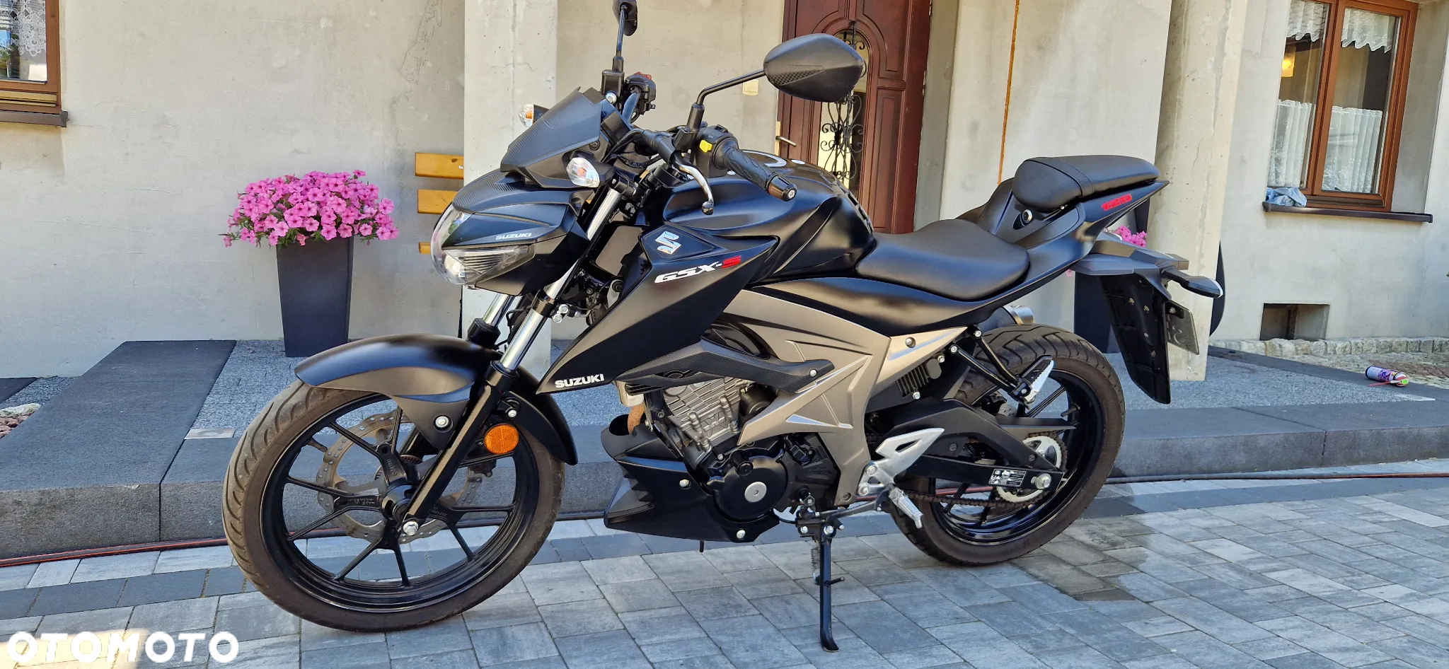 Suzuki GSX - 14