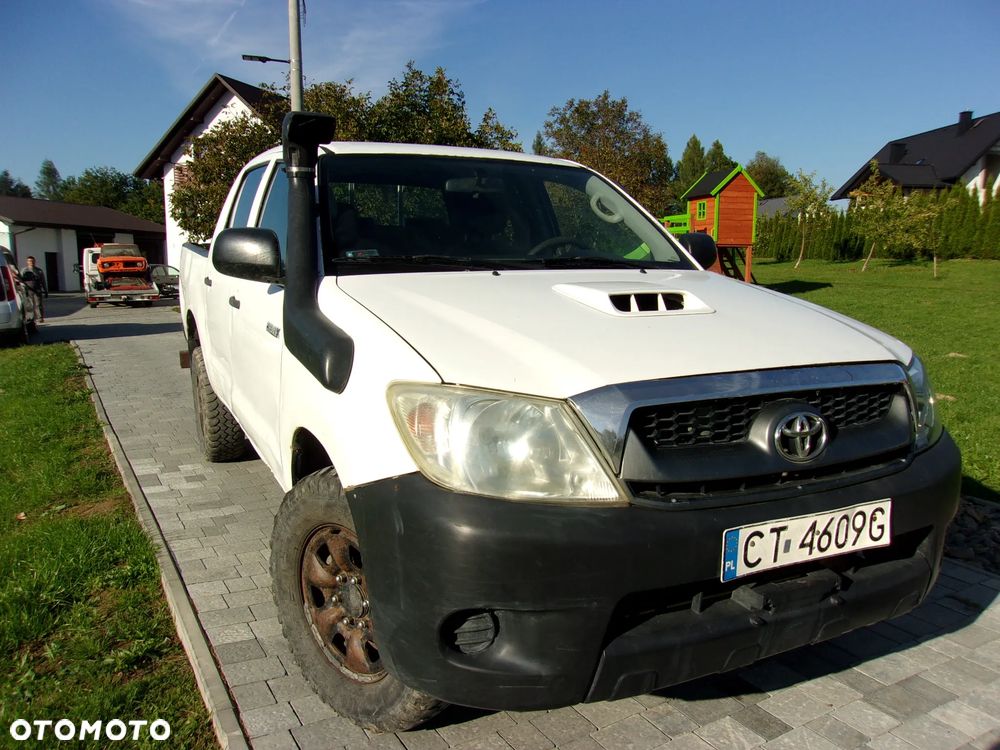 Toyota Hilux 2.5 D-4D Active - 11