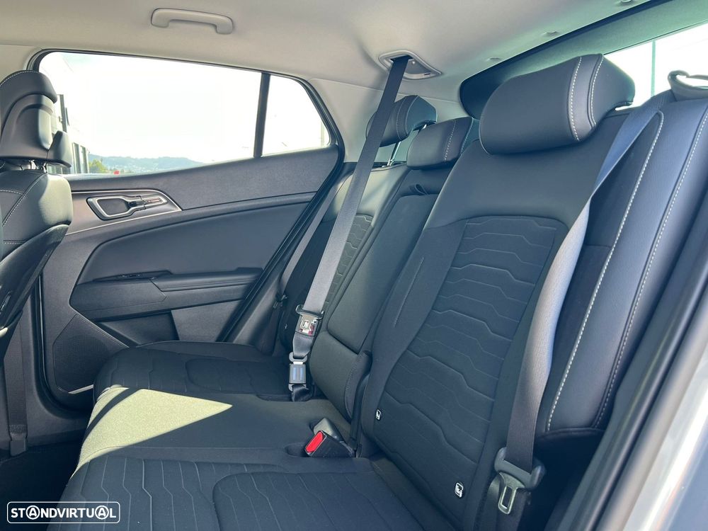 Kia Sportage 1.6 T-GDi HEV Drive - 13