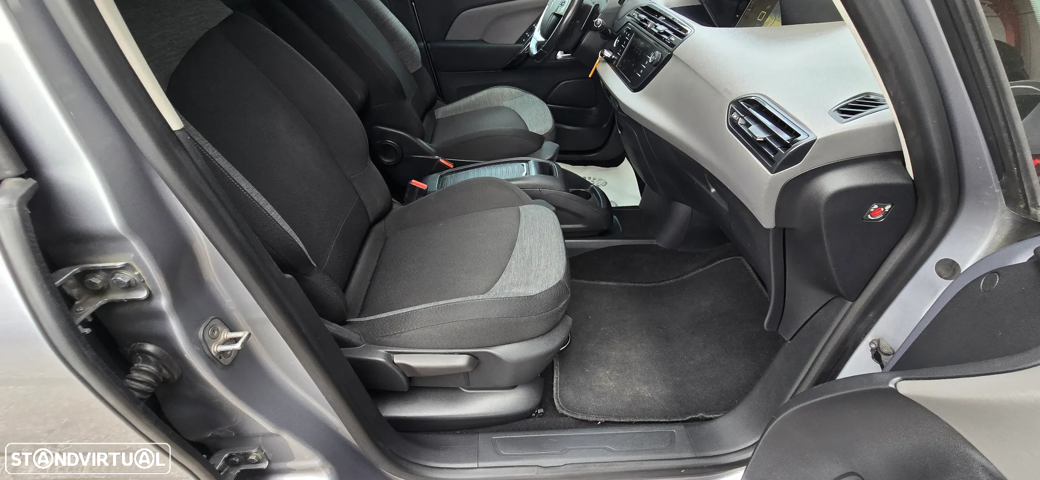 Citroën C4 Grand Picasso 1.6 BlueHDi Shine EAT6 - 25