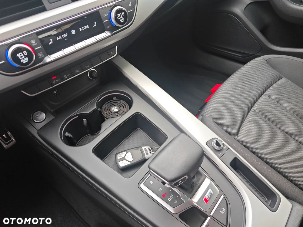 Audi A4 Limousine - 29