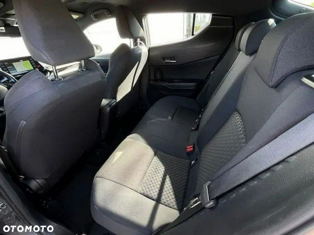 Toyota C-HR - 16