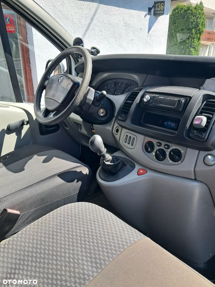 Renault Trafic - 16