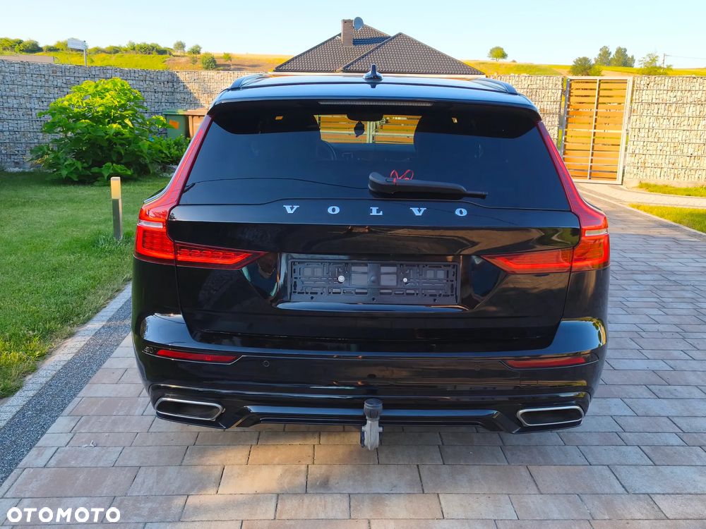 Volvo V60 D3 R-Design - 4