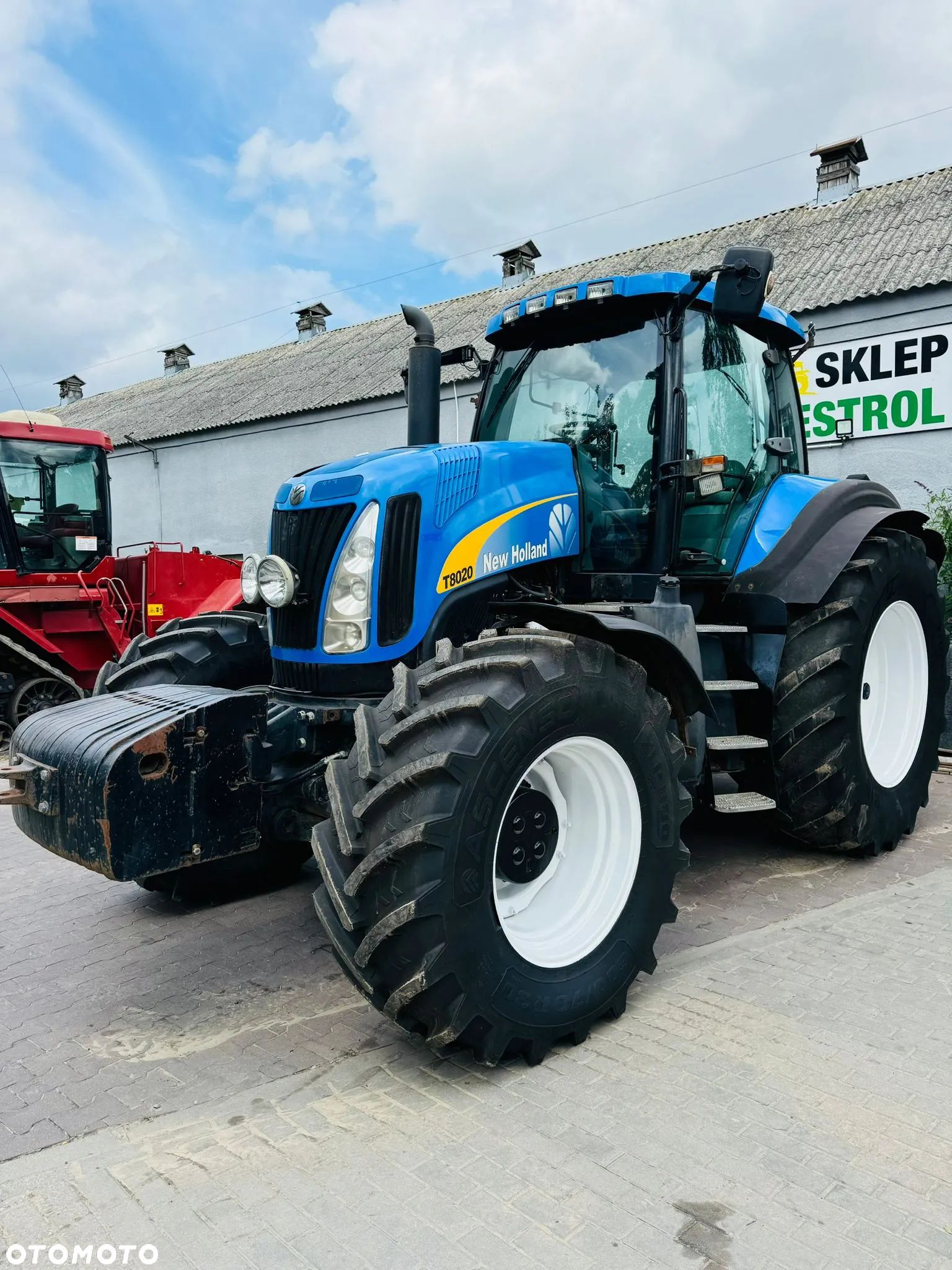 New Holland T8020 - 1
