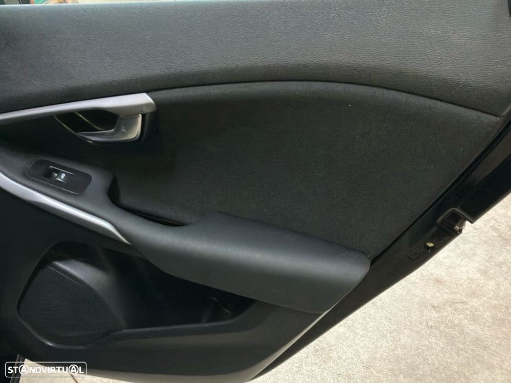 Volvo V40 2.0 D2 Kinetic - 23