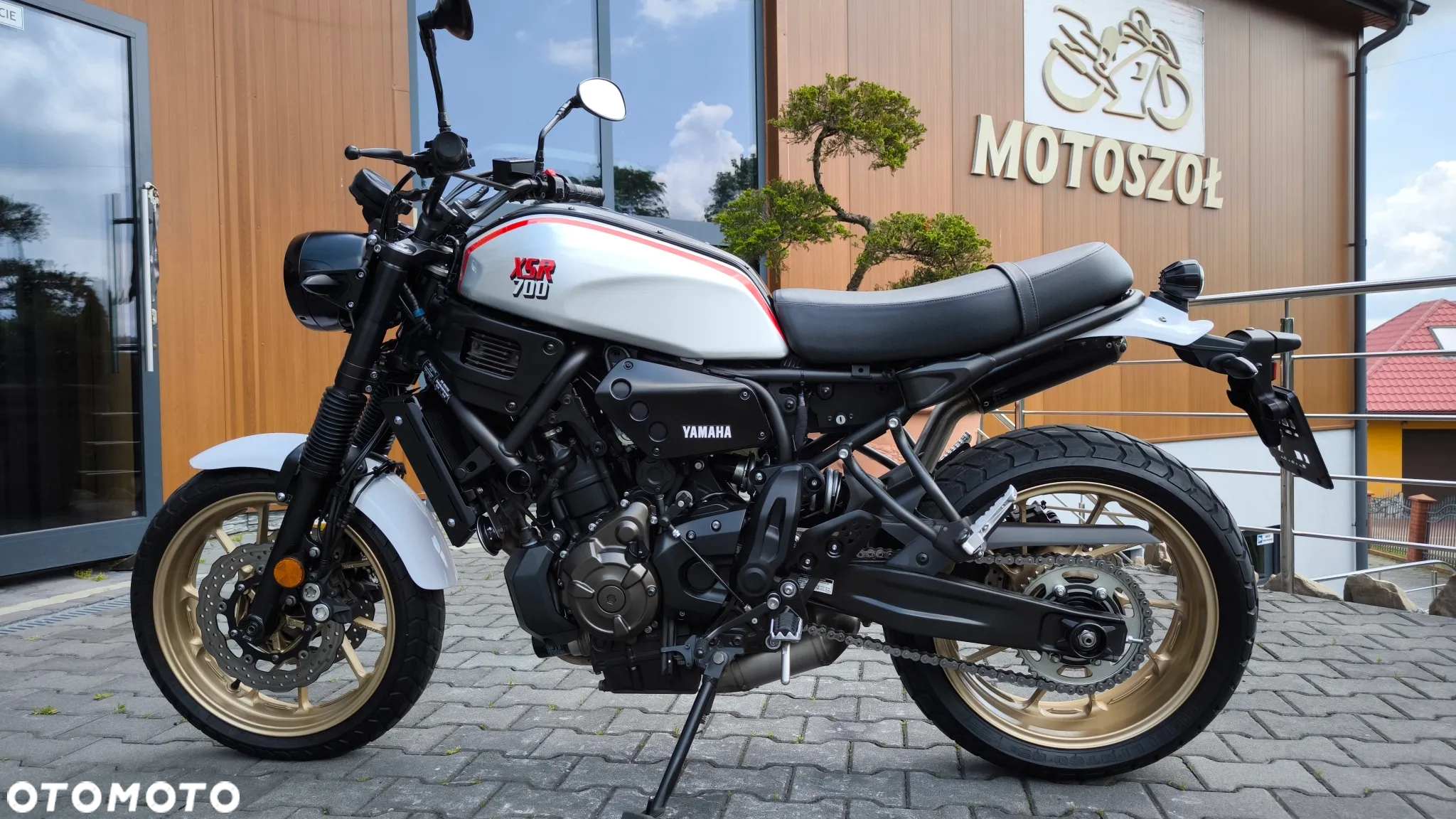Yamaha XSR - 6
