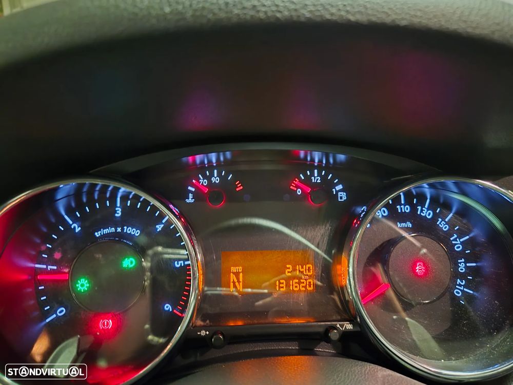 Peugeot 5008 1.6 E-HDi Tech-Motion CMP6 - 22