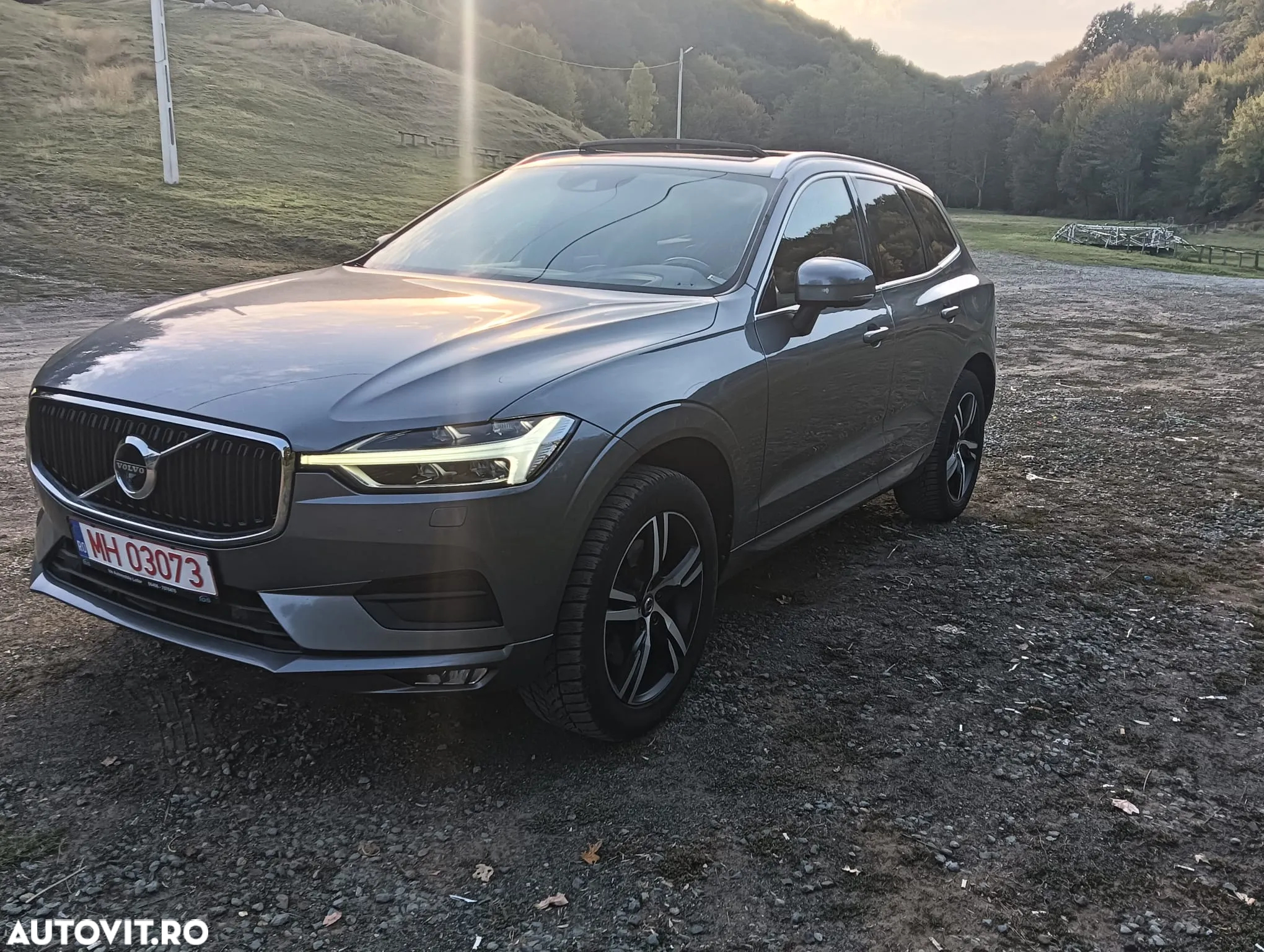 Volvo XC 60 B4 D AWD Geartronic Momentum - 2
