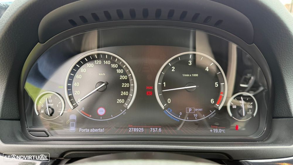 BMW 530 d xDrive Line Luxury Auto - 29