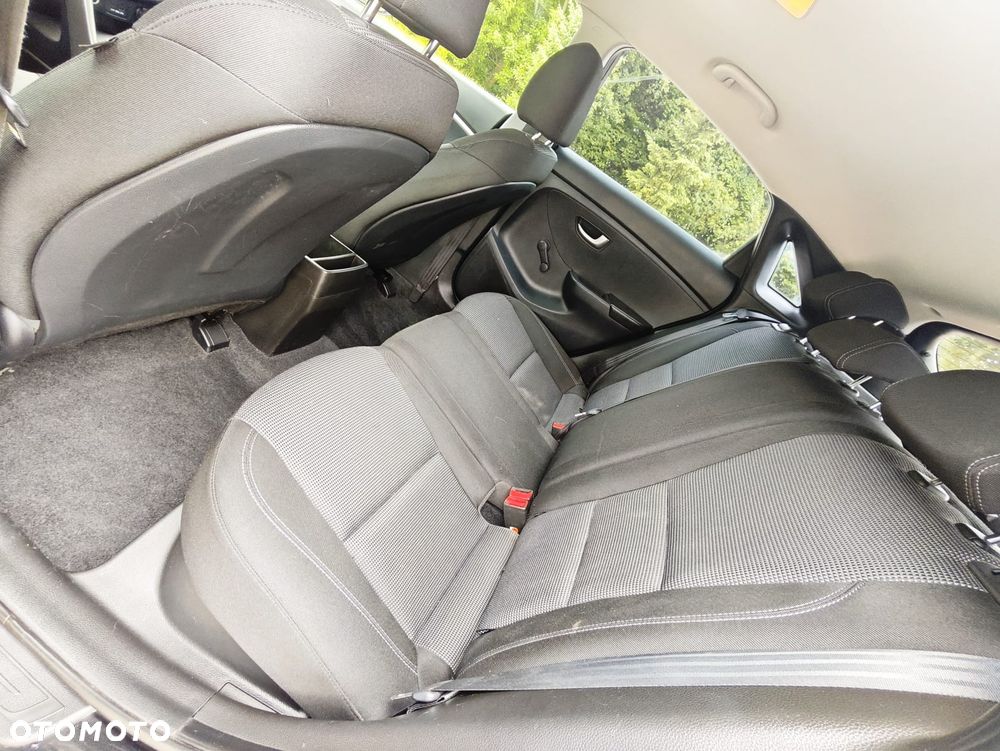 Hyundai i30 1.4 CRDi Premium - 36