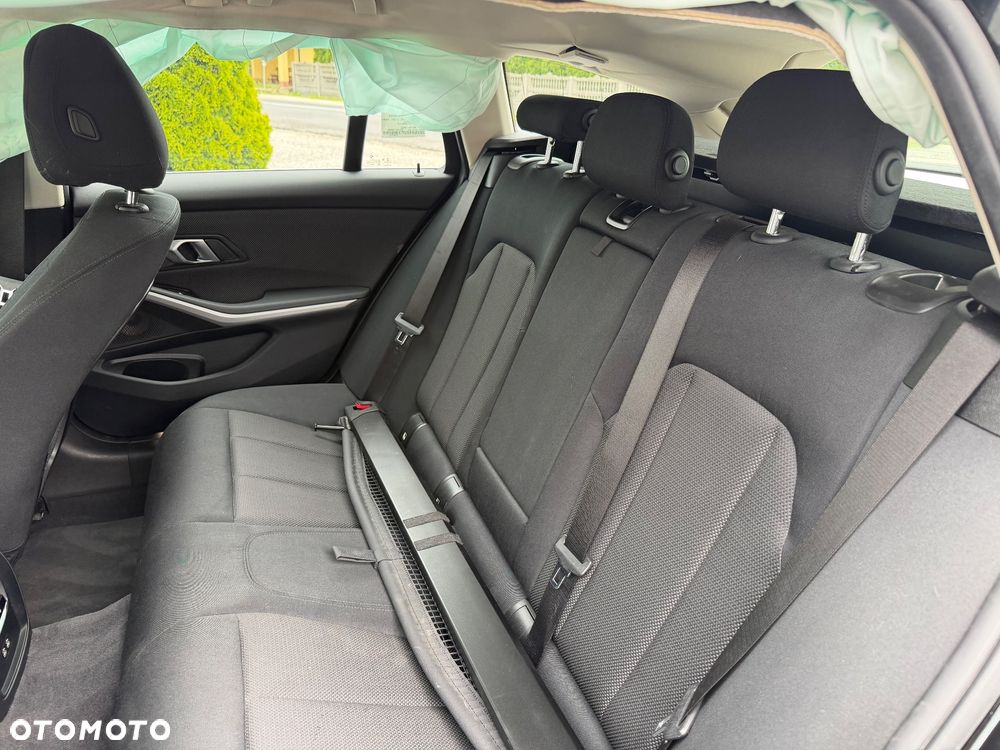 BMW Seria 3 320d xDrive M Sport - 15