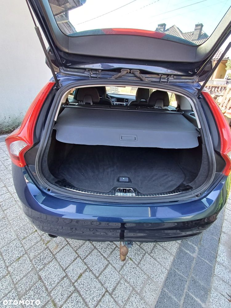 Volvo V60 D2 Momentum - 11