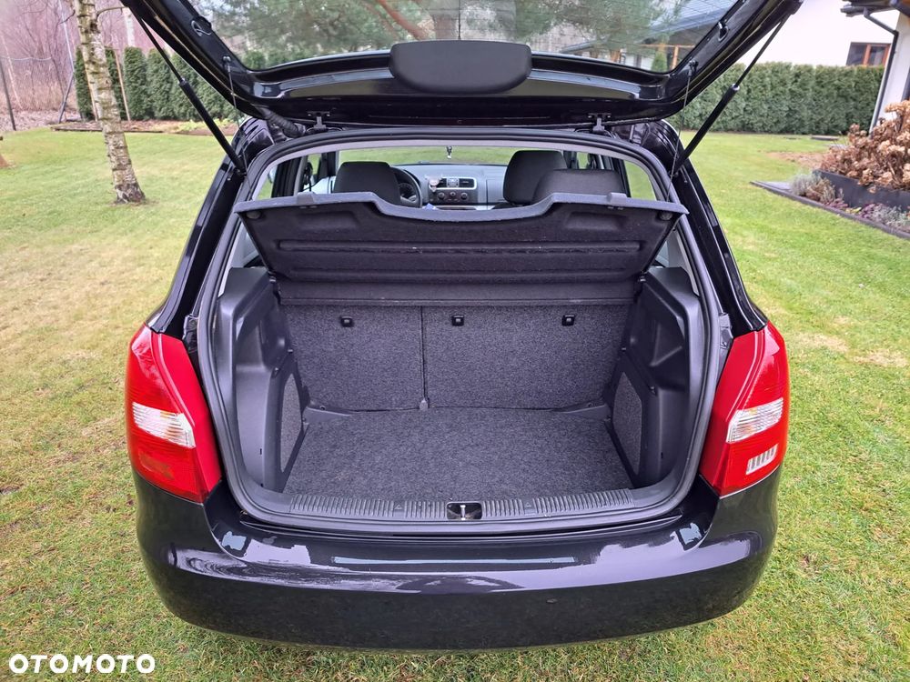 Skoda Fabia 1.2 HTP Ambiente - 10