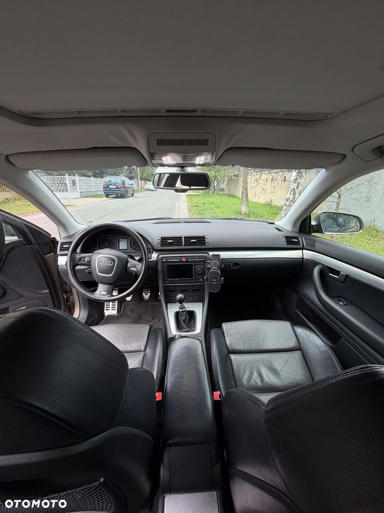 Audi A4 Avant 2.0T FSI - 14